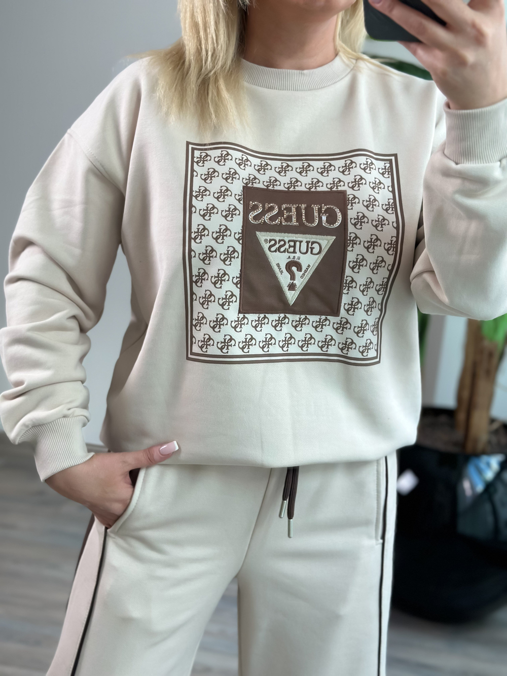 Kare Desenli Baskılı Sweatshirt BEJ