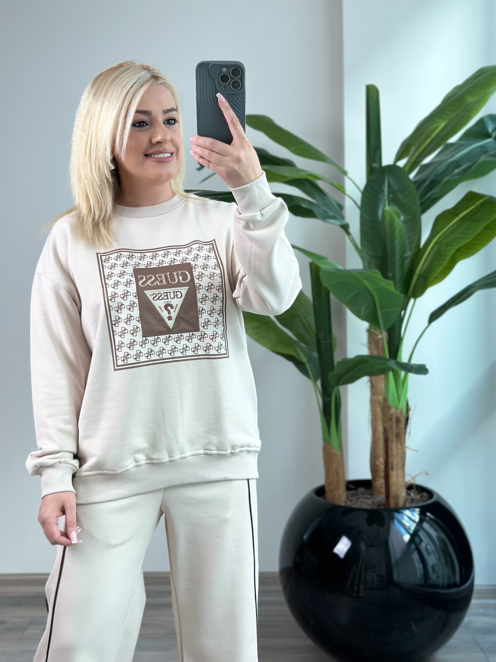 Kare Desenli Baskılı Sweatshirt BEJ
