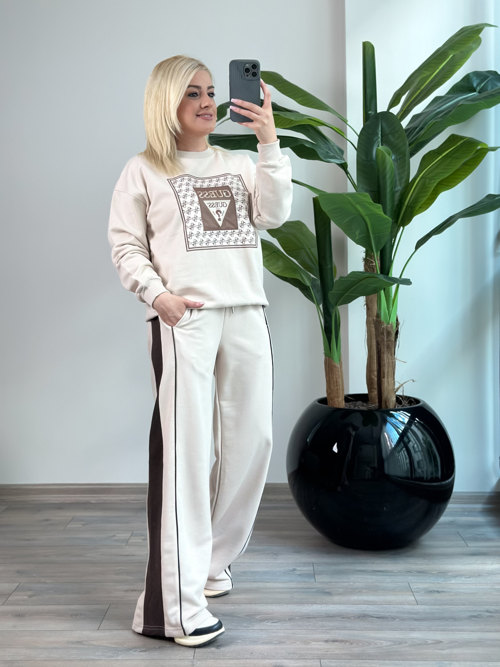 Kare Desenli Baskılı Sweatshirt BEJ