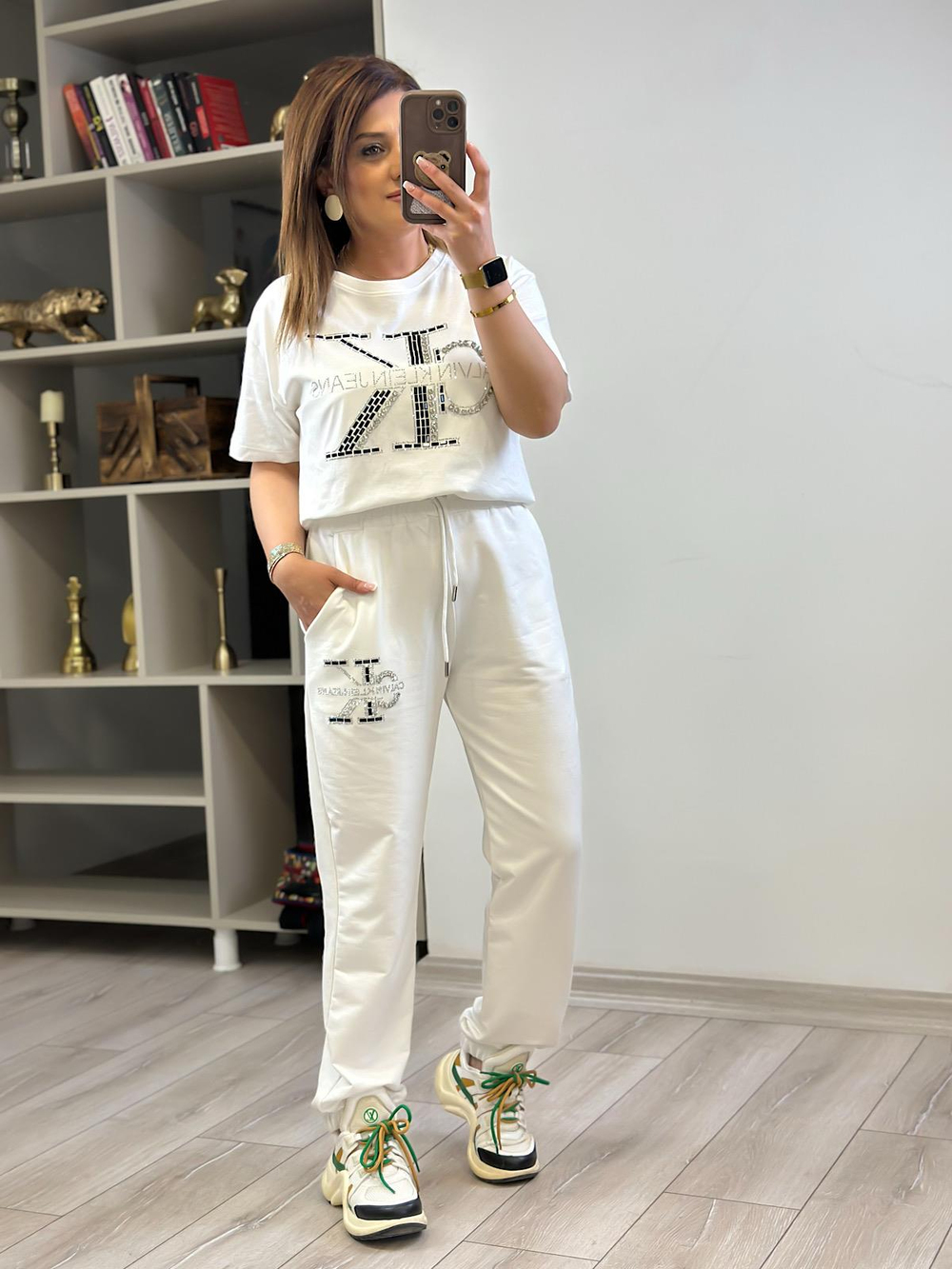Önü Taş Detaylı  Takım BEYAZ