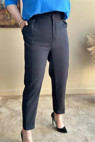 Pile Detaylı Jogger Pantolon SİYAH