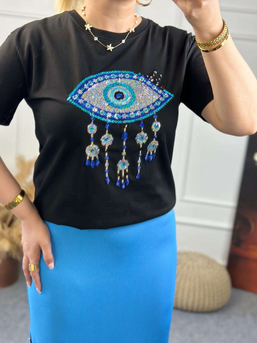 Pullu Göz Detaylı Tshirt SİYAH