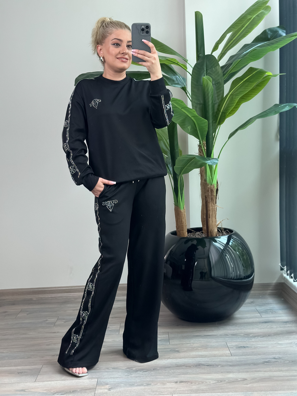 Taş İşleme Şerit Detaylı Spor Takım SİYAH