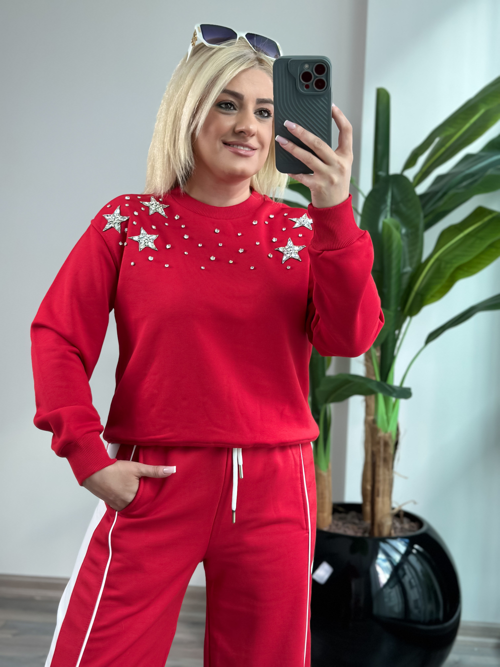 Yıldız Serpme Taş Detaylı Sweatshirt KIRMIZI