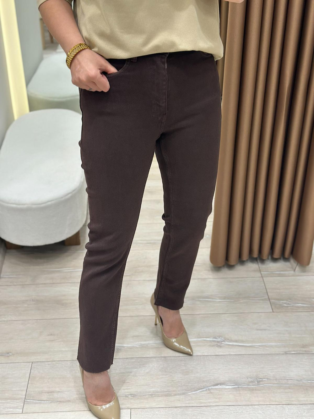 Yüksek Bel Likralı Toparlayıcı Paçası Kesik Fit Mom Jean KAHVE