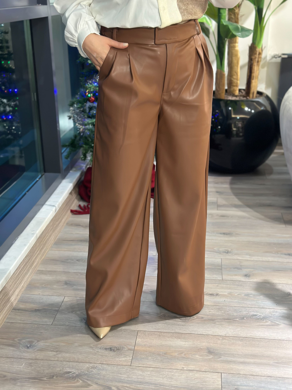 Yüksek Bel Önü Pensli Deri Geniş Paça Pantolon TABA