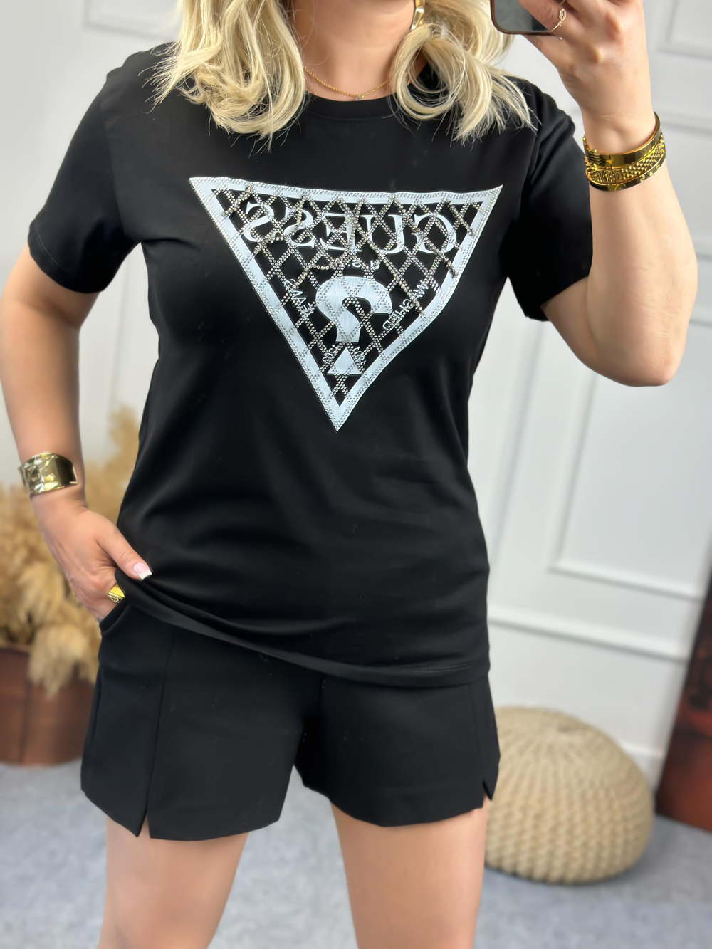 Zincirli Yazı Baskılı Tshirt SİYAH