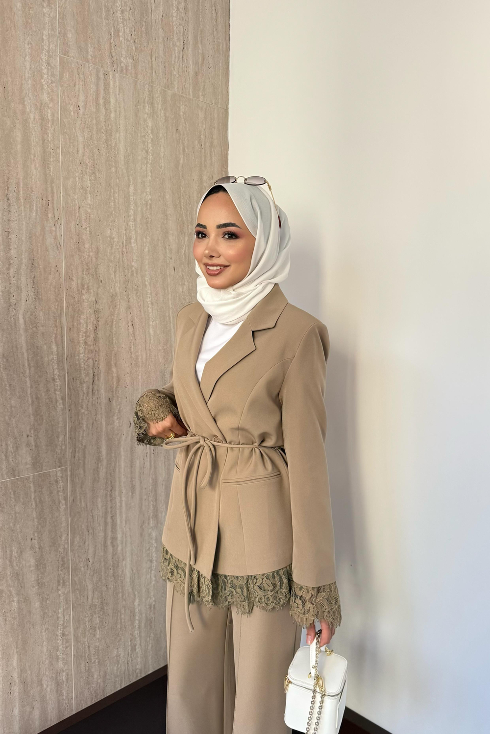 Dantelli Blazer Ceketli Pantolonlu Takım - Vizon