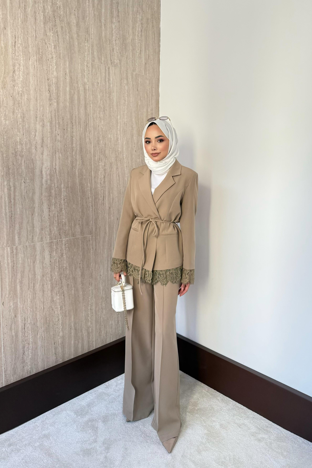 Dantelli Blazer Ceketli Pantolonlu Takım - Vizon