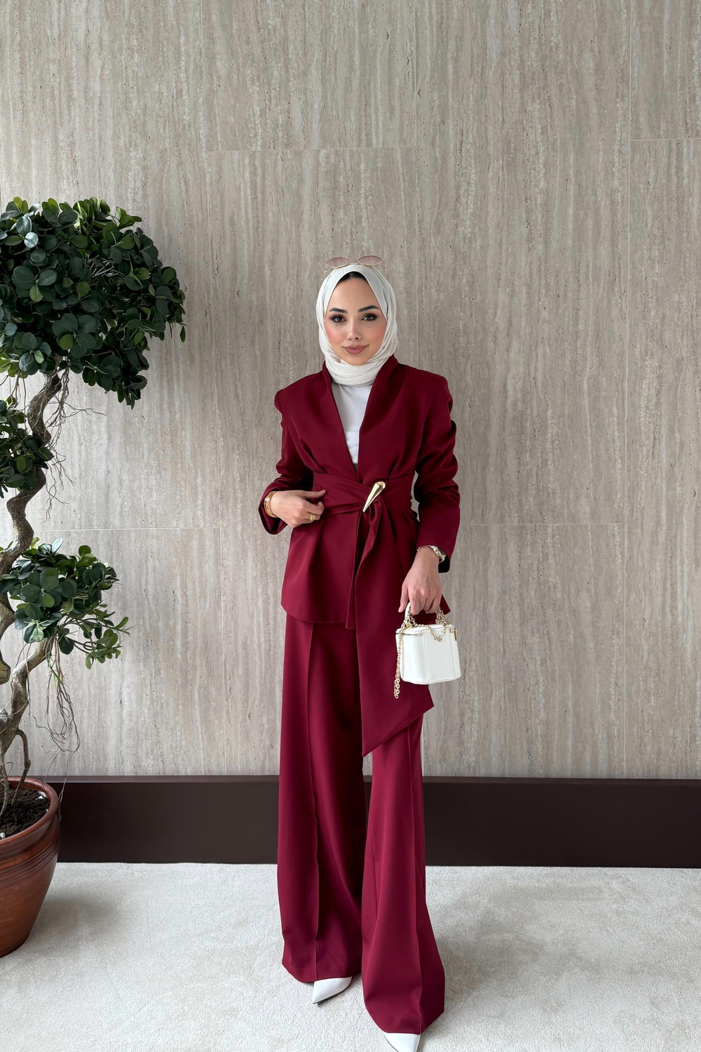 Gold Aksesuarlı Ceketli Takım - Bordo