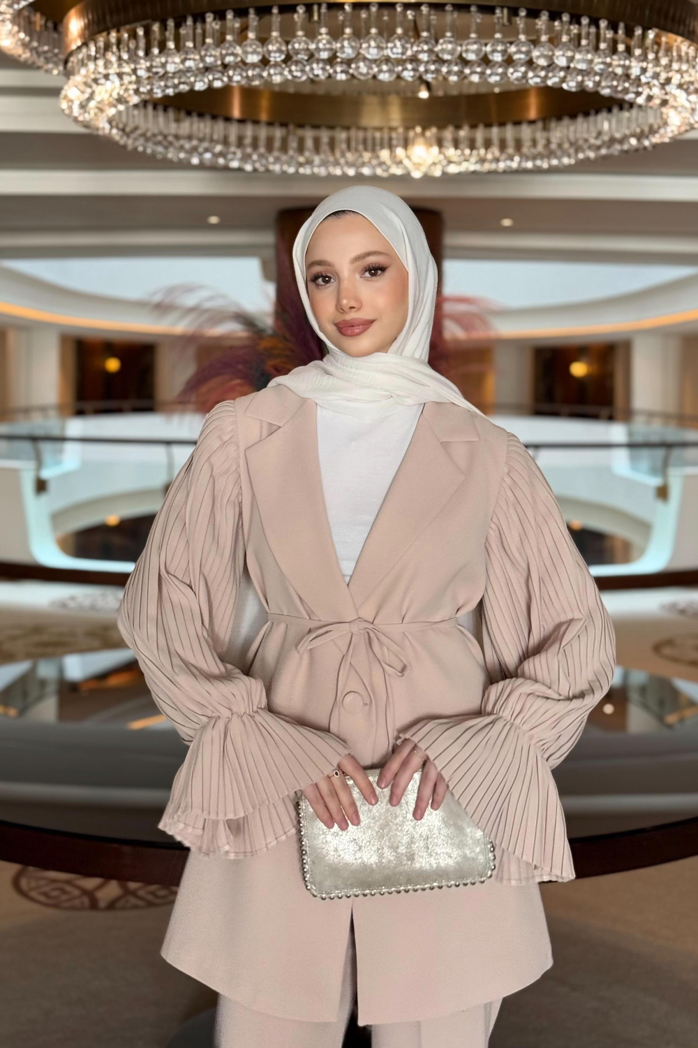 Crepe Suit with Pleated Sleeves - Stone