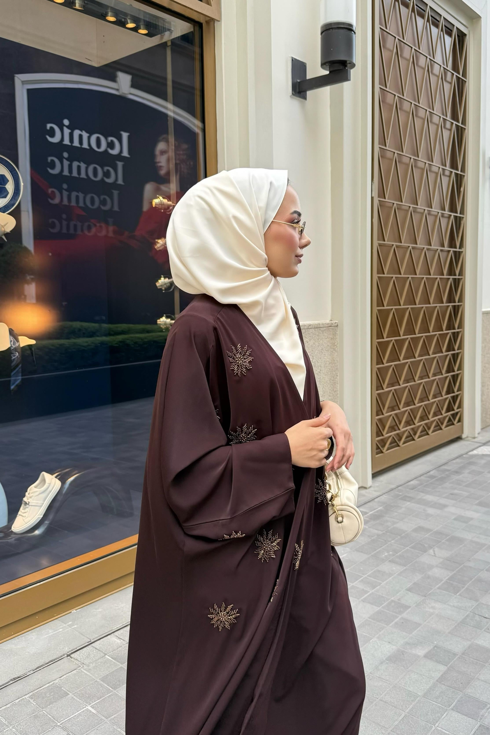Şal Aksesuarlı Nakış Boncuklu Abaya - Kahve