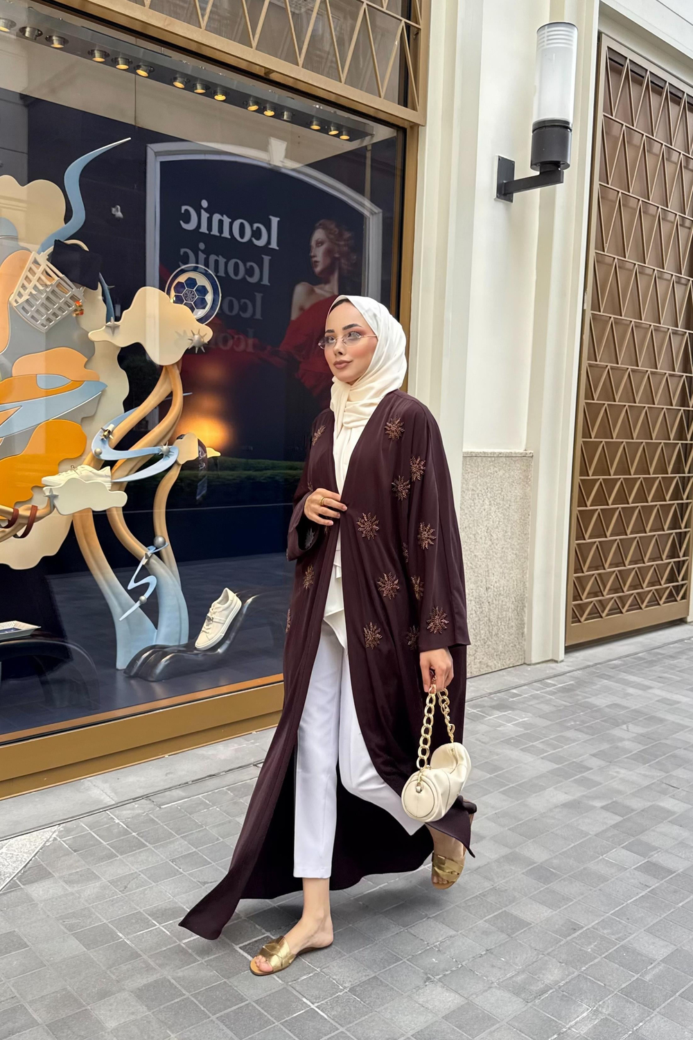 Şal Aksesuarlı Nakış Boncuklu Abaya - Kahve