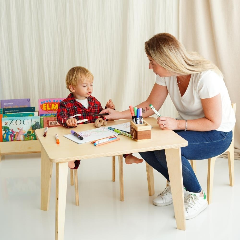 Minik Fare Masa Sandalye Takımı