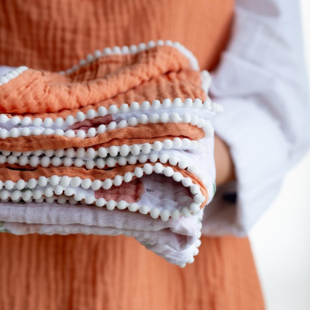 Münü Design Müslin Ponponlu Bebek Battaniyesi Şeftali