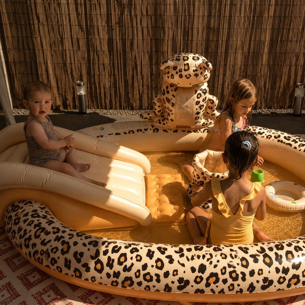 Swim Essentials Beige Leopard Fıskiyeli ve Kaydıraklı Şişme Oyun Havuzu 210 cm