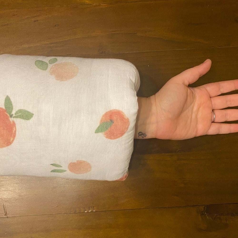 Münü Design Müslin Emzirme Yastığı Şeftali