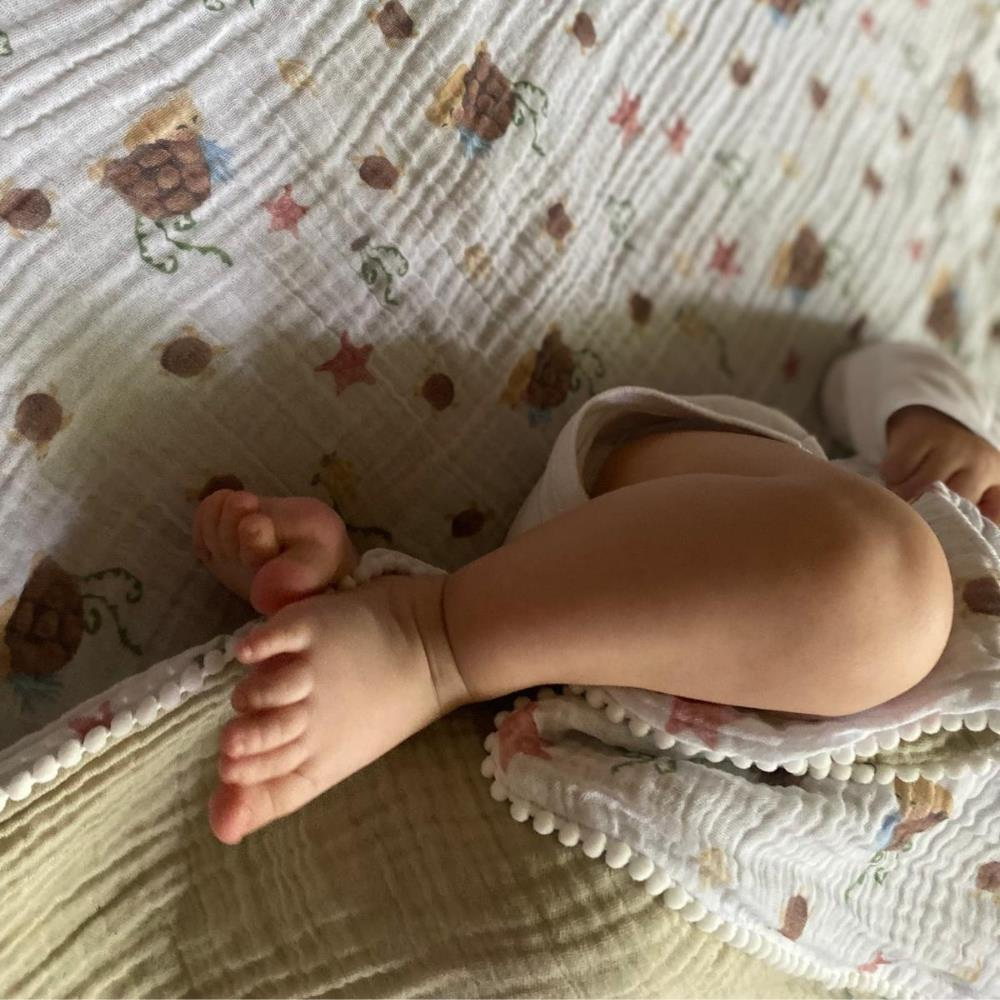 Münü Design Müslin Ponponlu Bebek Battaniyesi Kaplumbağa