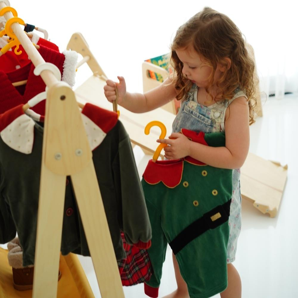 Minik Fare Montessori Elbise Askılığı