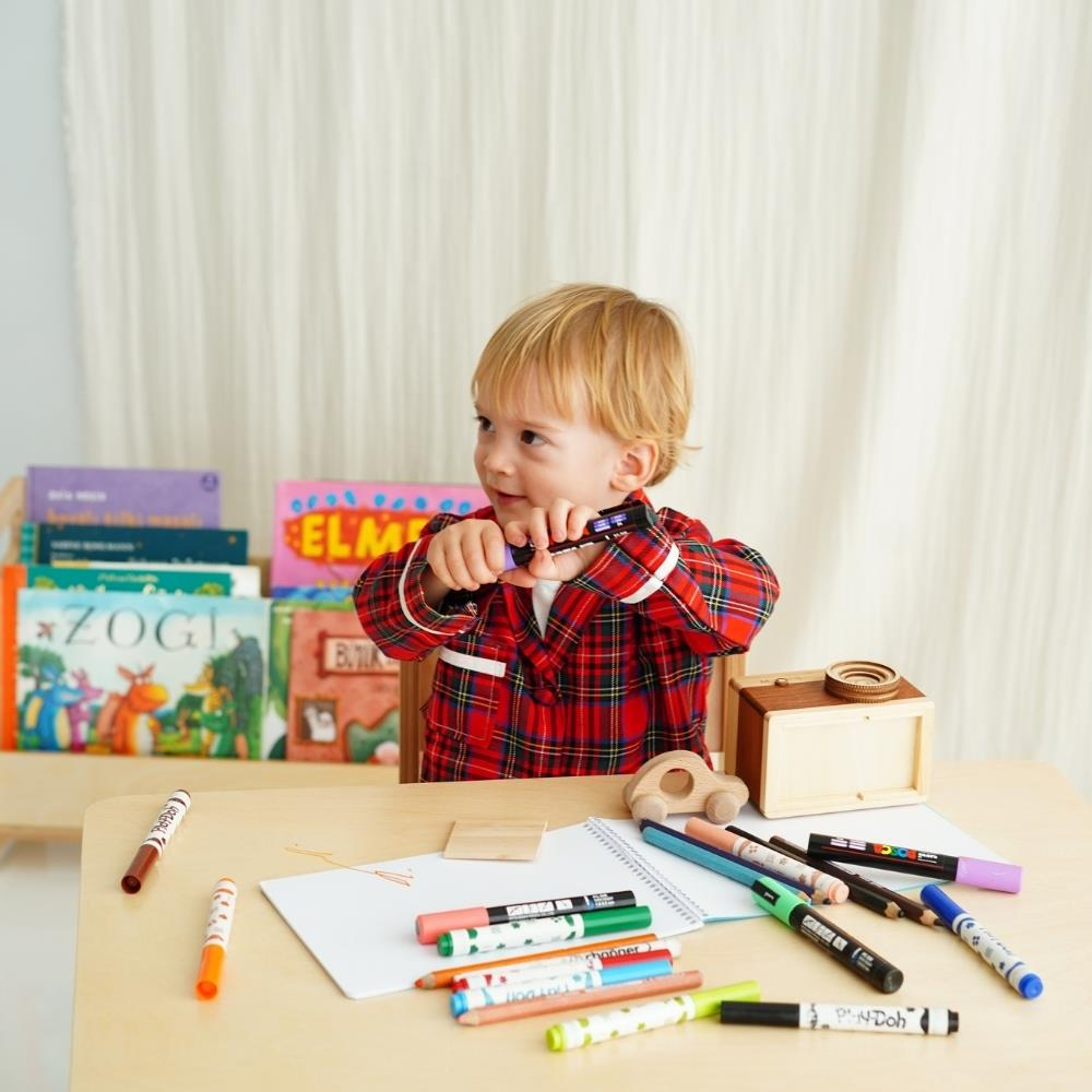 Minik Fare Masa Sandalye Takımı