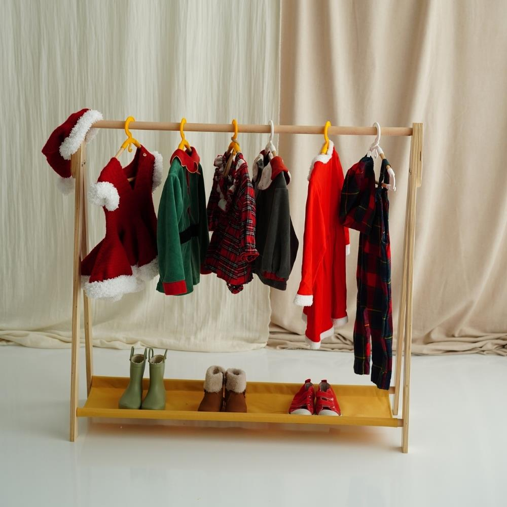 Minik Fare Montessori Elbise Askılığı