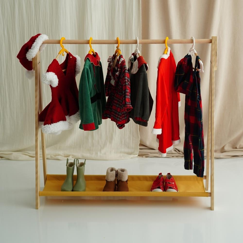 Minik Fare Montessori Elbise Askılığı