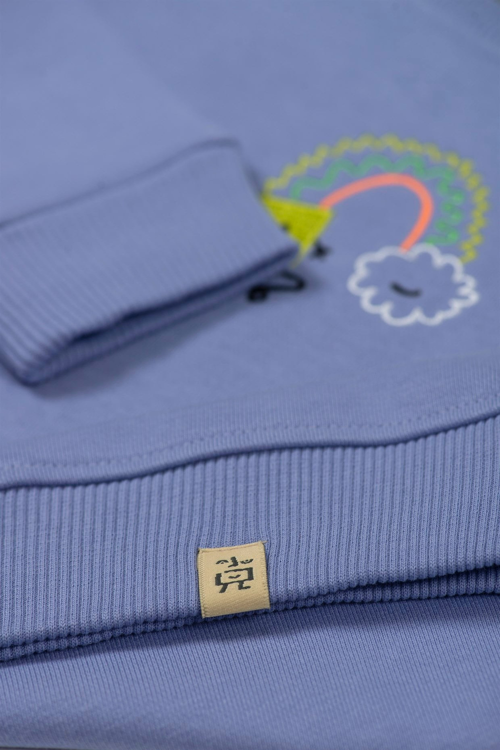 Beetle Beez Square With Cloud Sweatshirt 