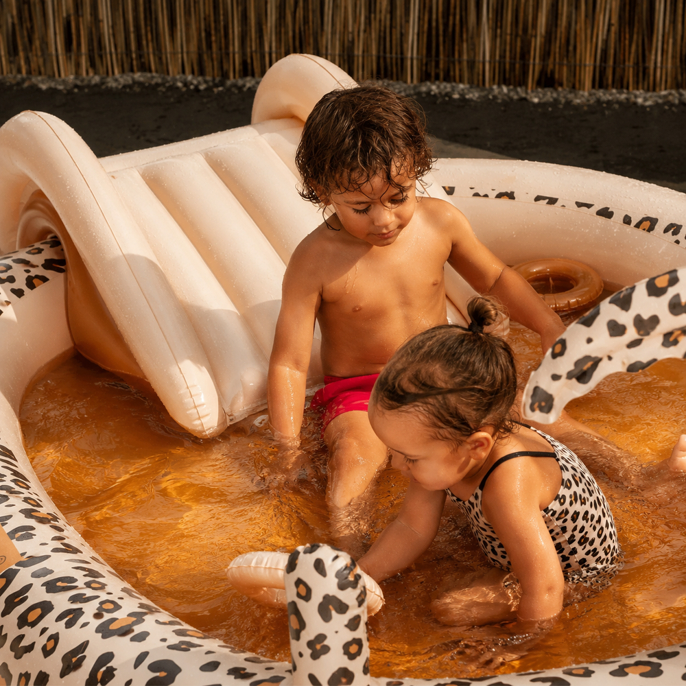 Swim Essentials Beige Leopard Fıskiyeli ve Kaydıraklı Şişme Oyun Havuzu 210 cm
