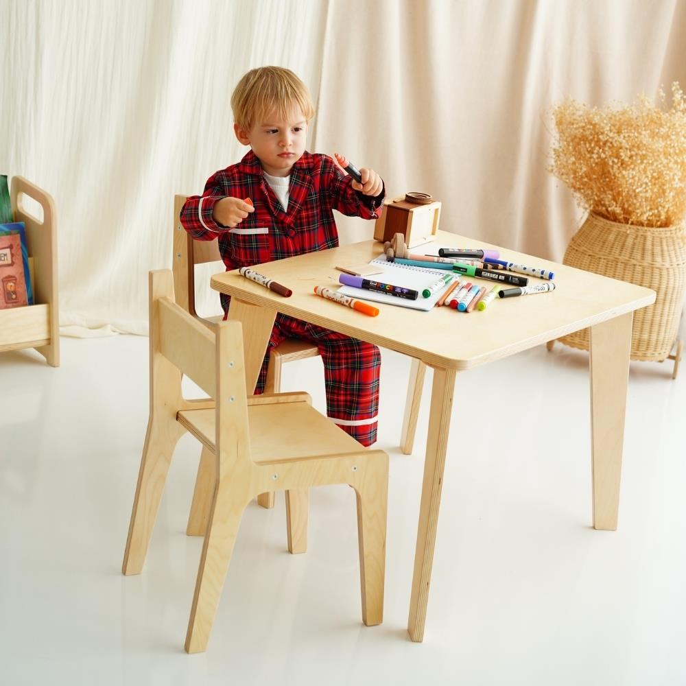 Minik Fare Masa Sandalye Takımı