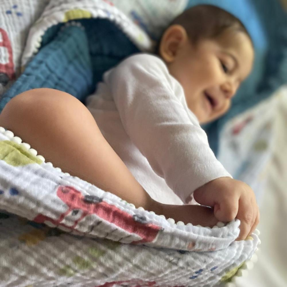 Münü Design Müslin Ponponlu Bebek Battaniyesi Araba