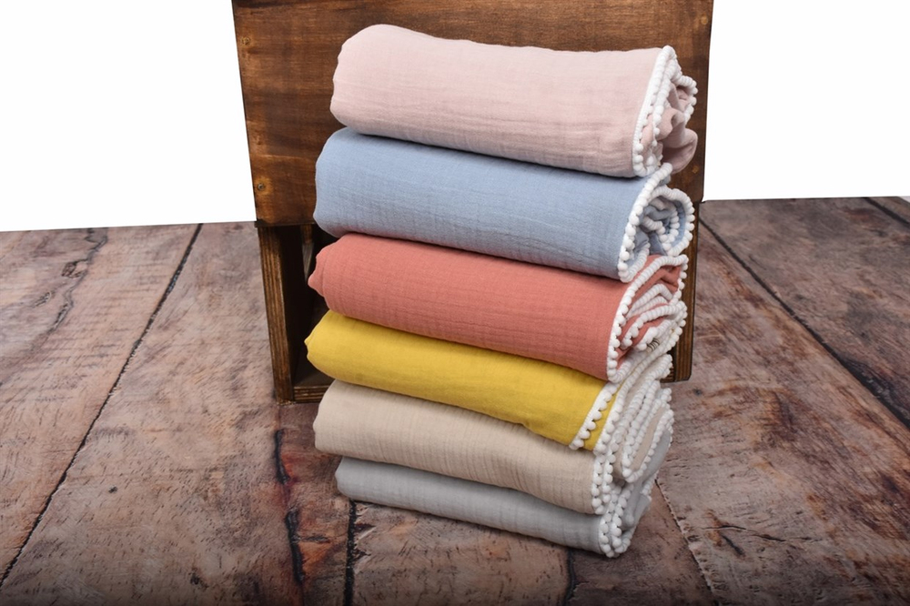 Münü Ponpon Seri 90x90 cm - Pudra