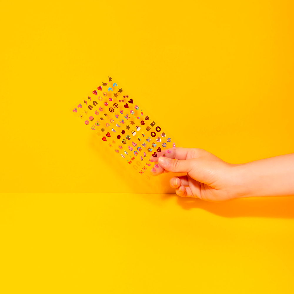 Omy Earrings Yapışkanlı Küpe Lily