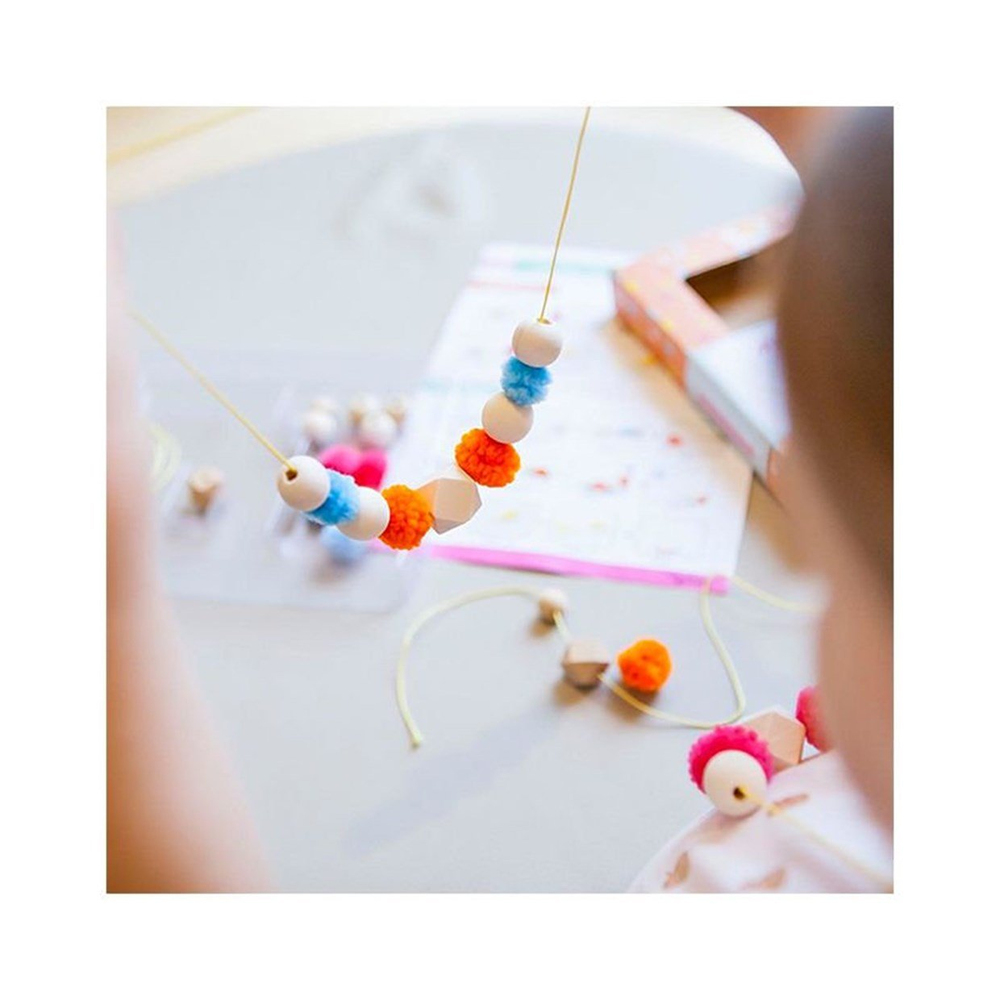 Tiger Tribe Takı Tasarım Seti Pom Poms & Beads