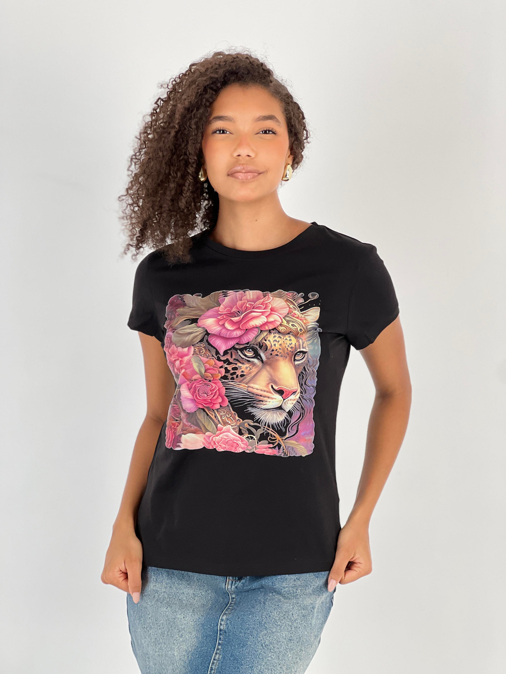 Kadın Leopar ve Gül Desenli Siyah T-Shirt