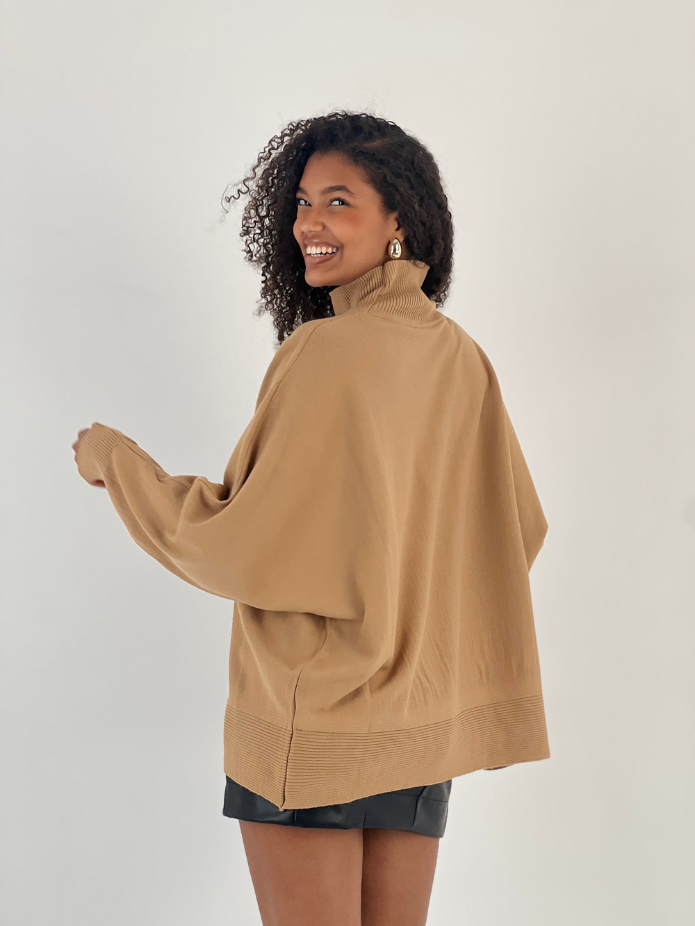Kadın Yüksek Yaka Camel Oversize Triko