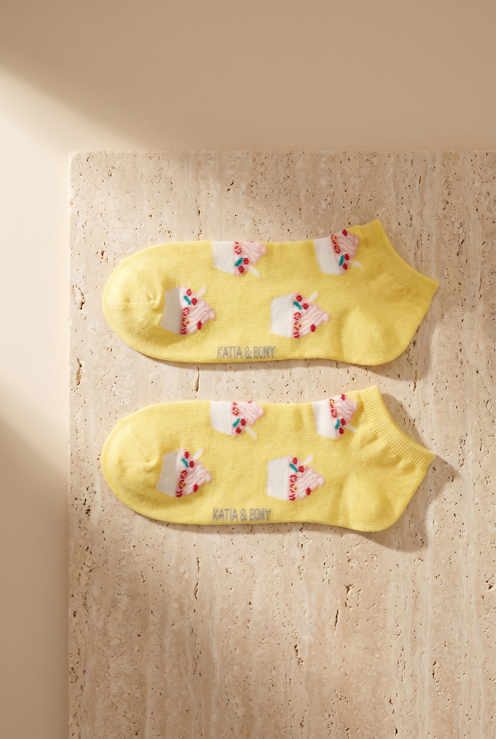 12601G3031 MEYVE DESENLİ KADIN STEP ÇORAP Sarı