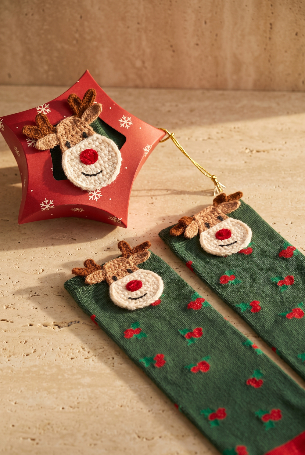Childrens Deer Patterned Boxed New Year Socks Green