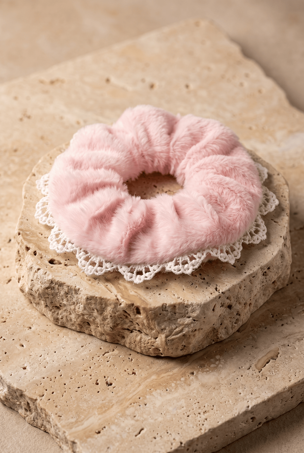Dantelli Peluş Lastik Toka Pembe