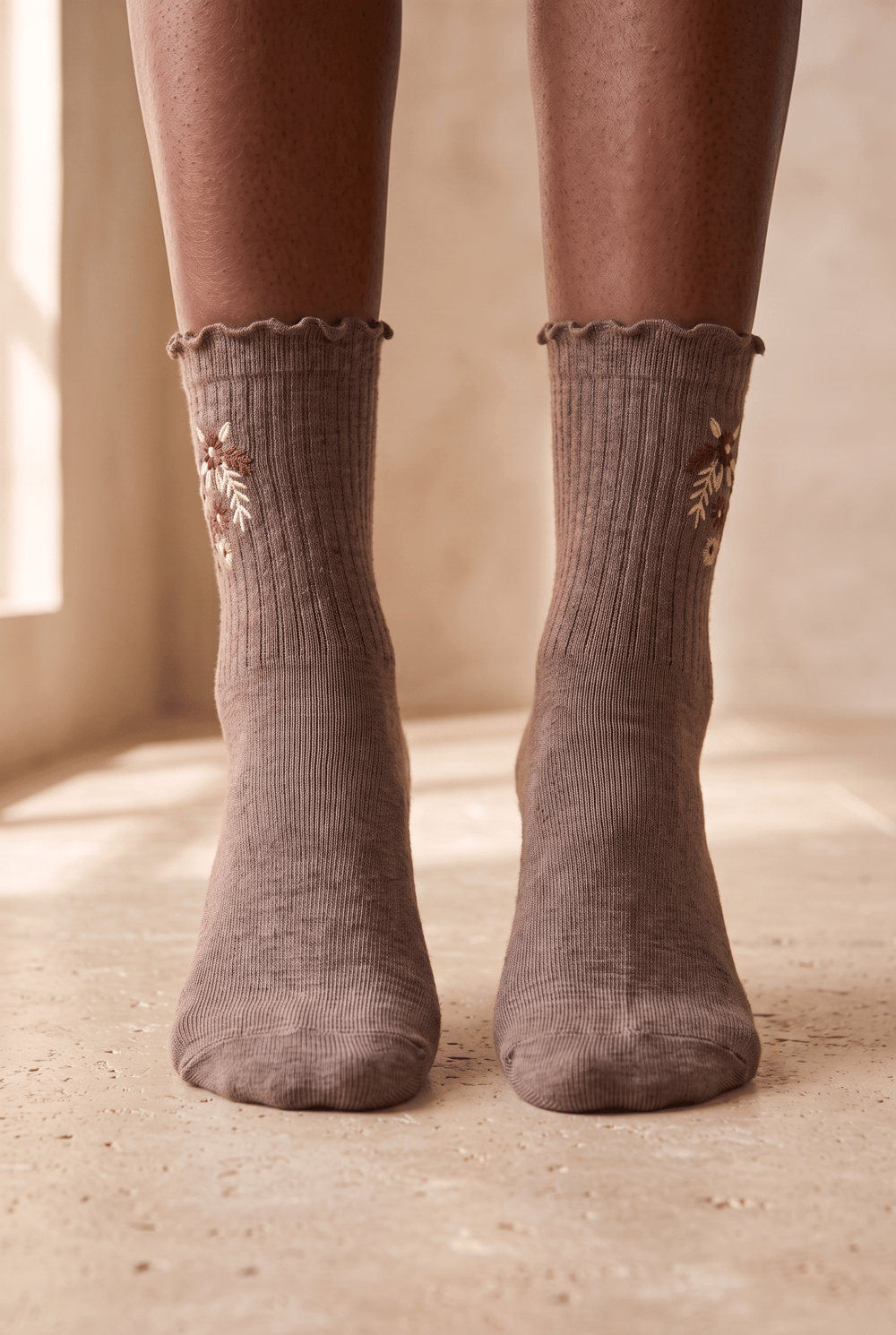 Daısy Embroıdered Womens Socks Dark Brown