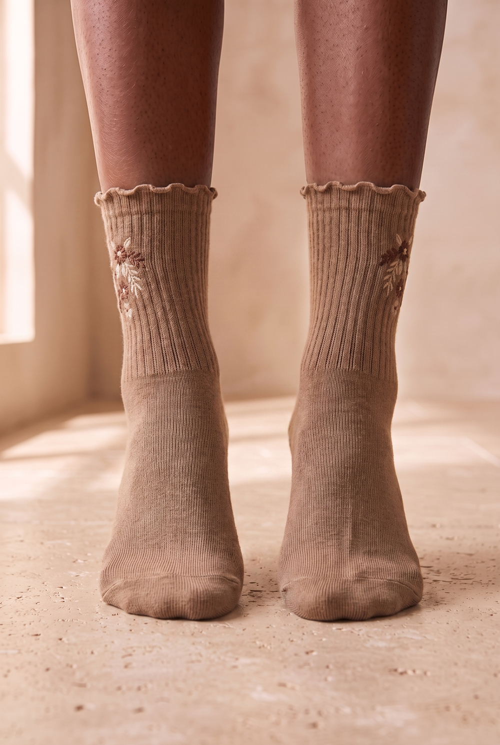 Daısy Embroıdered Womens Socks Socks Lıght Brown