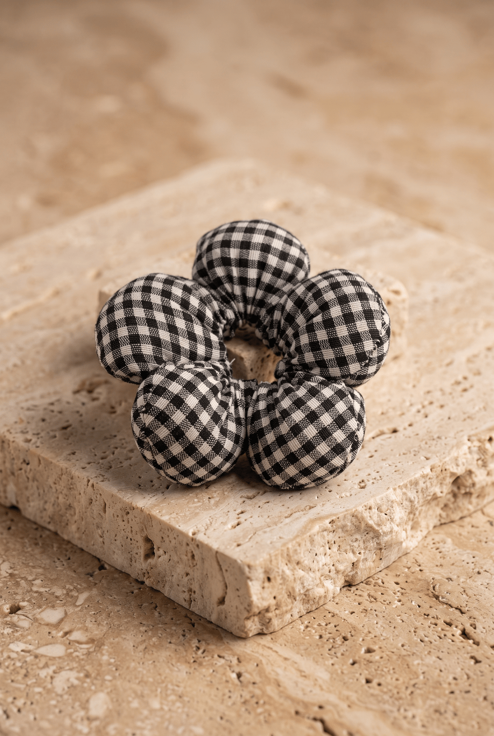 22505G2364 PÖTİKARE PAPATYA DESENLİ TOKA-26831 SİYAH