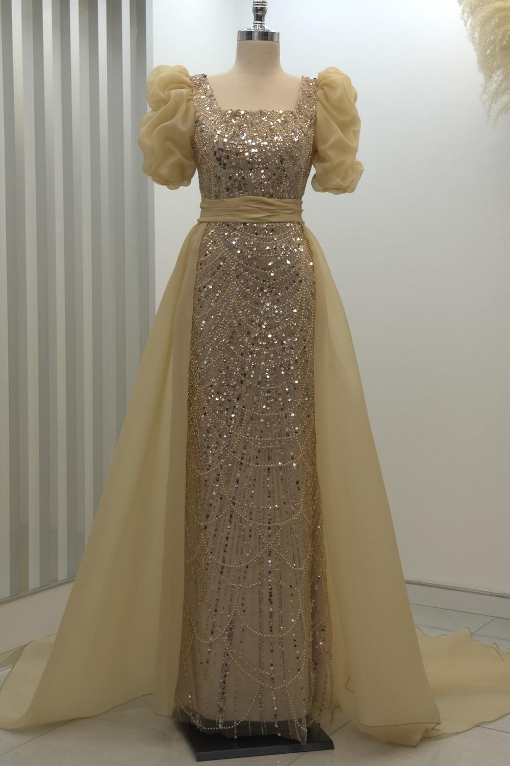 Ester Abiye Gold