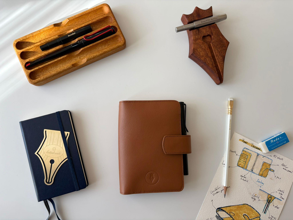 Eng Leather Saffiano Deri Koleksiyonu  A6 Defter & Kalem Çantası Terracota