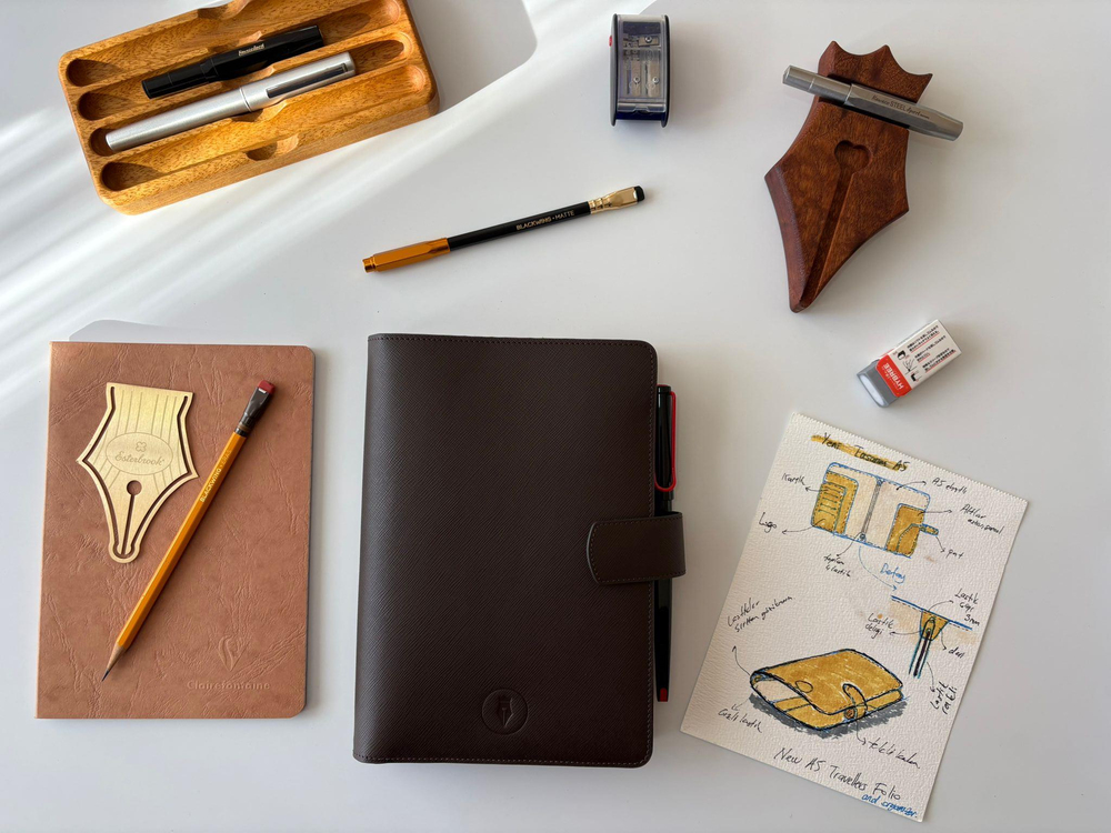 Eng Leather Saffiano Deri Koleksiyonu  A5 Defter & Kalem Çantası Rosewood
