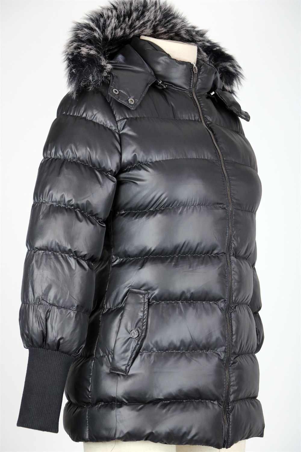 3714 Kürklü Kapişonlu Sıkı Dolum Mont - Siyah