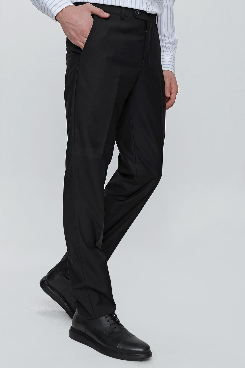 Siyah Esnek Yandan Cepli Comfort Fit Classic Pantolon 1003245005