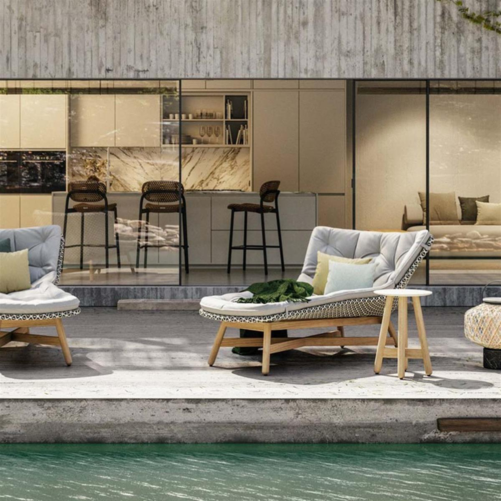 Dedon Mbrace Chalk High Side Table