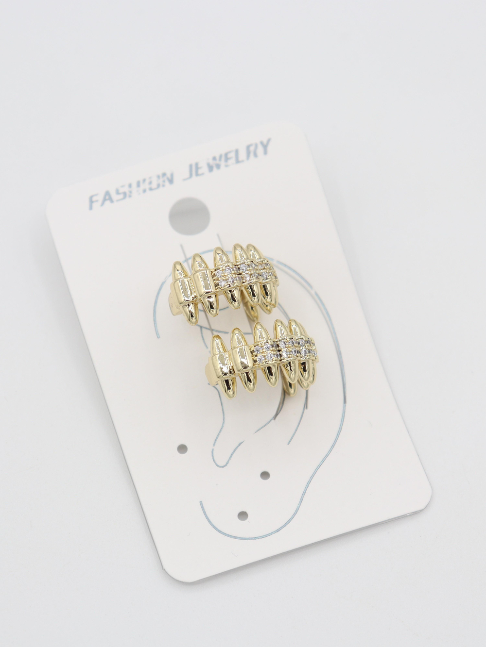 EARCUFF