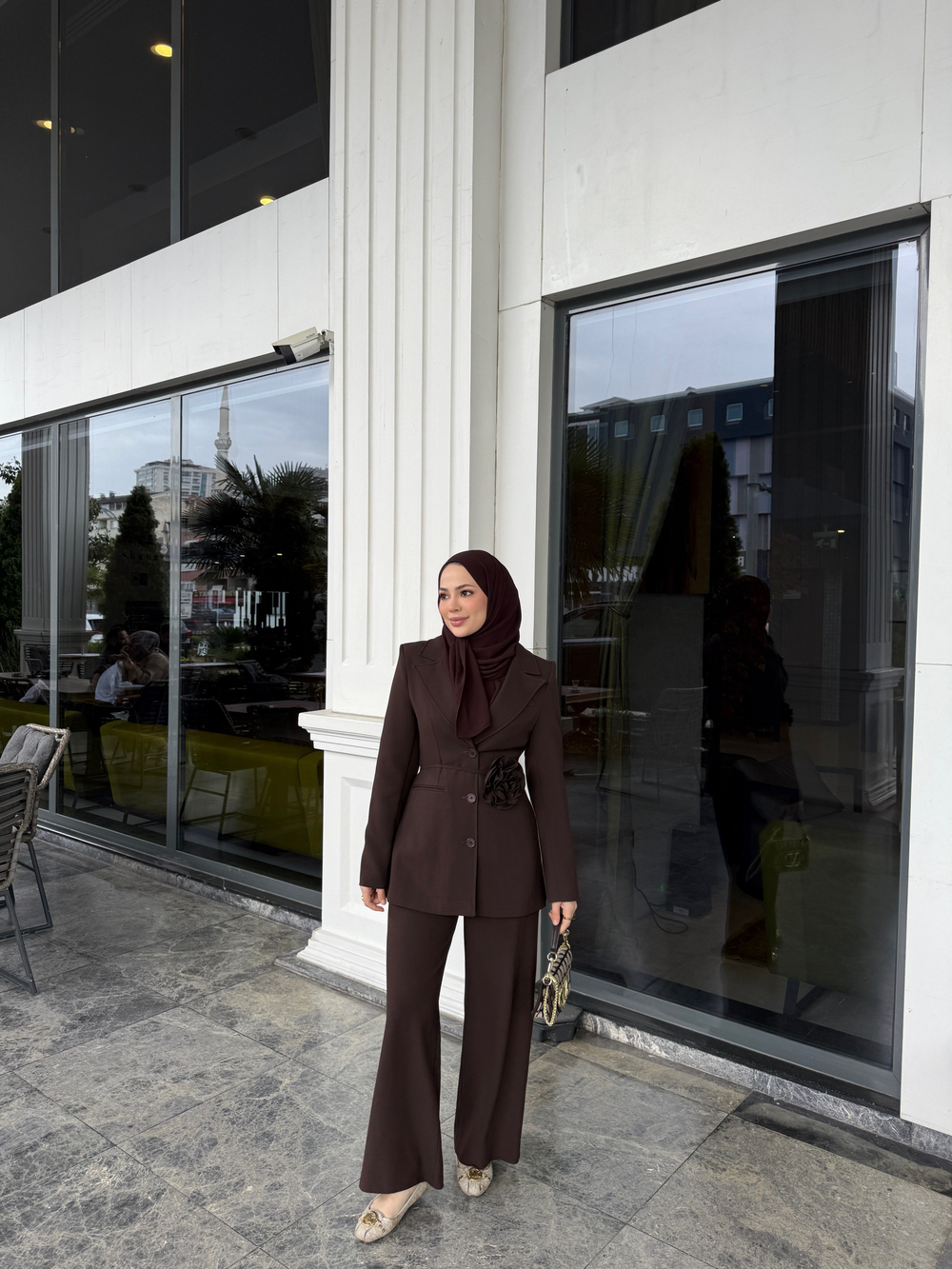 Gül Detaylı Blazer Takım Kahverengi