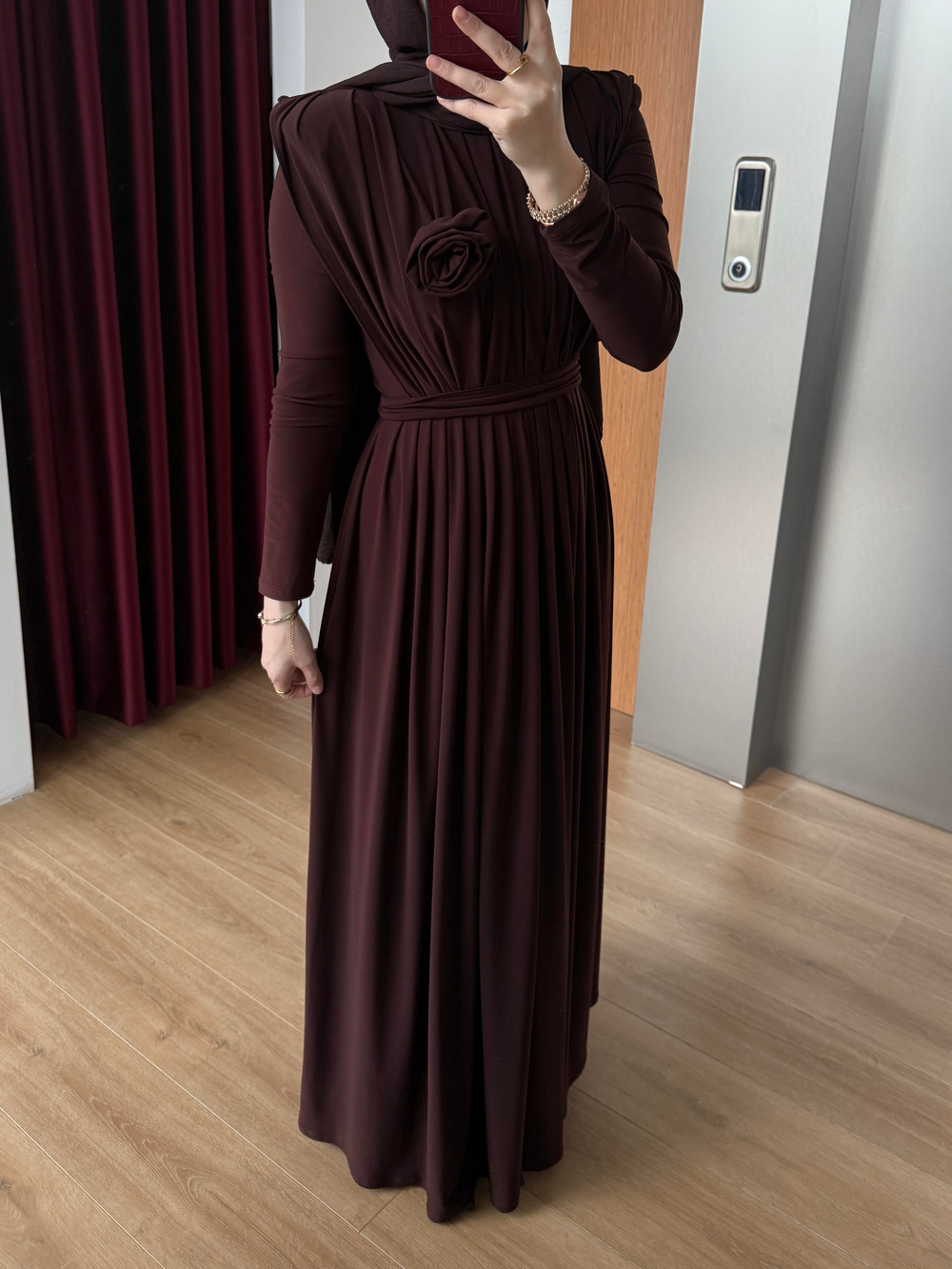 Gül Detaylı Sandy Elbise Kahverengi